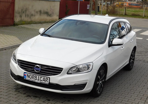 Volvo V60 cena 53333 przebieg: 196000, rok produkcji 2018 z Kowalewo Pomorskie małe 326